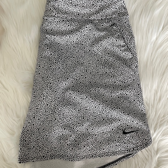 Nike Girls Dri-Fit Golf Skort - Picture 3 of 3